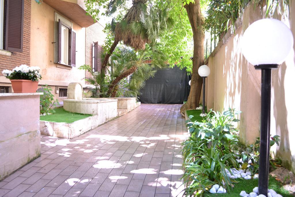 Tiburtina House Hotel Roma Ngoại thất bức ảnh