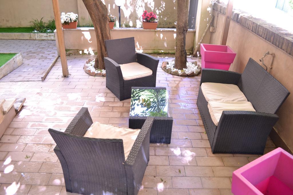 Tiburtina House Hotel Roma Ngoại thất bức ảnh