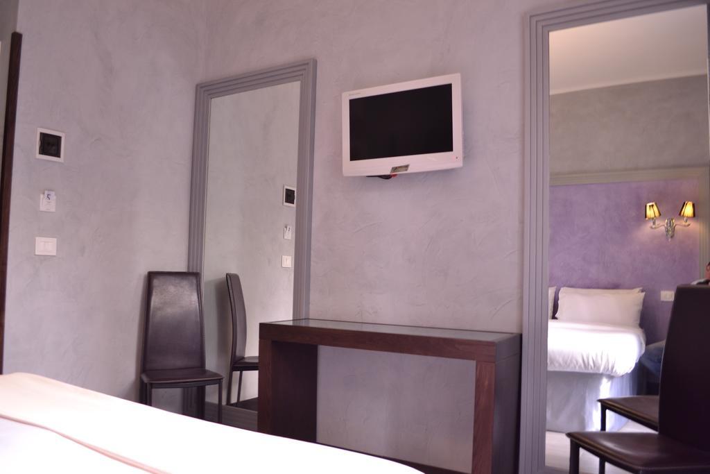 Tiburtina House Hotel Roma Ngoại thất bức ảnh