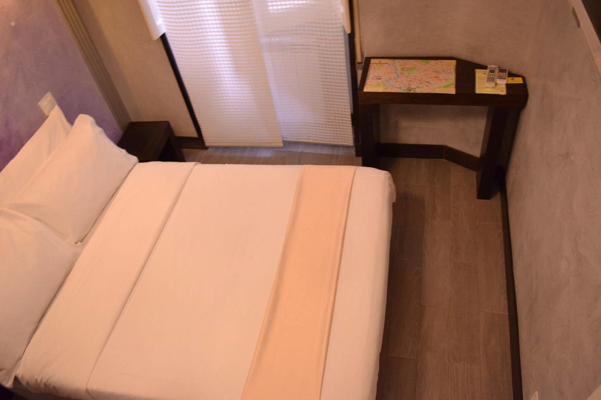 Tiburtina House Hotel Roma Ngoại thất bức ảnh