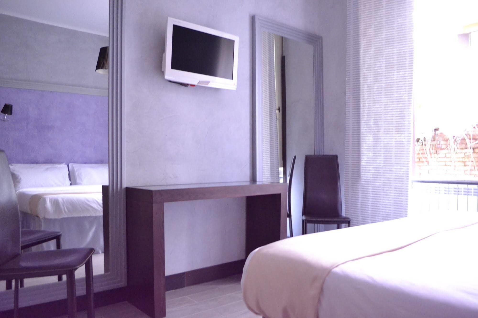 Tiburtina House Hotel Roma Ngoại thất bức ảnh