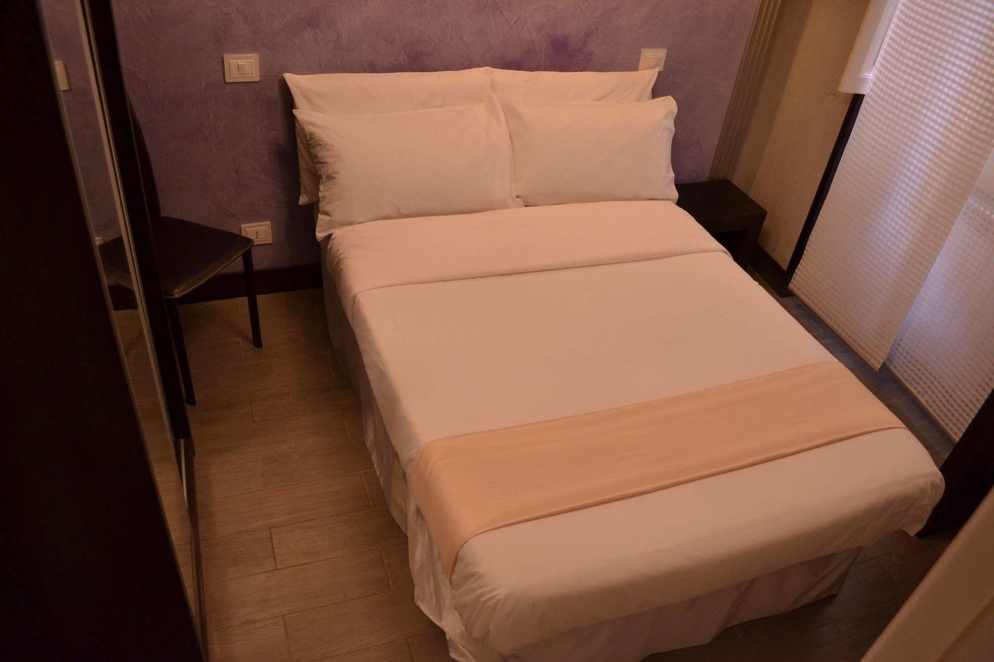 Tiburtina House Hotel Roma Ngoại thất bức ảnh