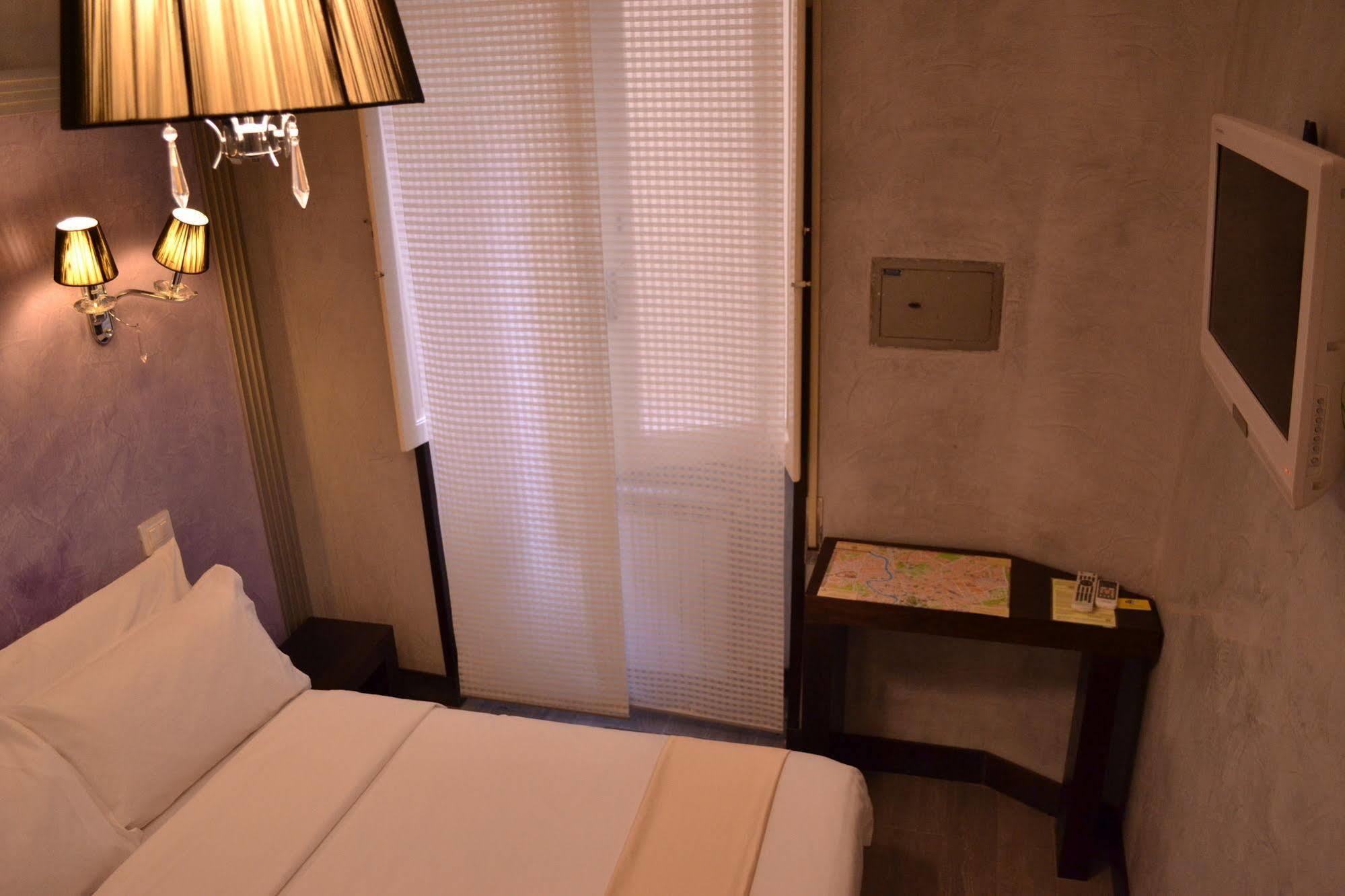 Tiburtina House Hotel Roma Ngoại thất bức ảnh